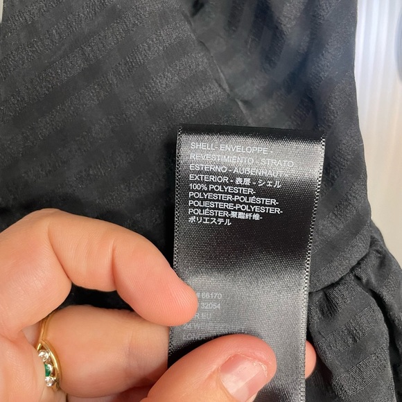 Urban Outfitters|| Black Over the Shoulder Flowy Top Blouse, Tie Neck Detail M - Picture 5 of 6